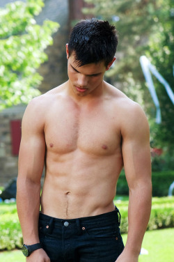 meninvogue:  Happy 24th birthday, Taylor Lautner!