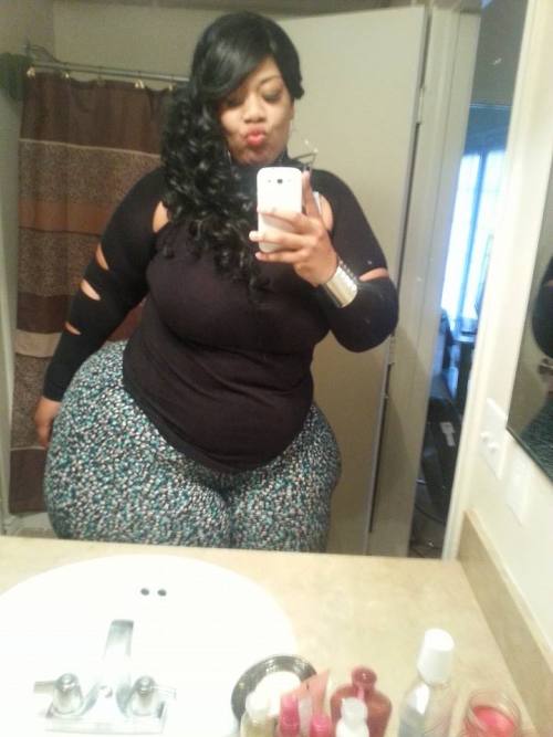 alliwantisbuttandbooty:           (____Y____)     Follow! One and only alliwantisbuttandbooty.tumblr.com/