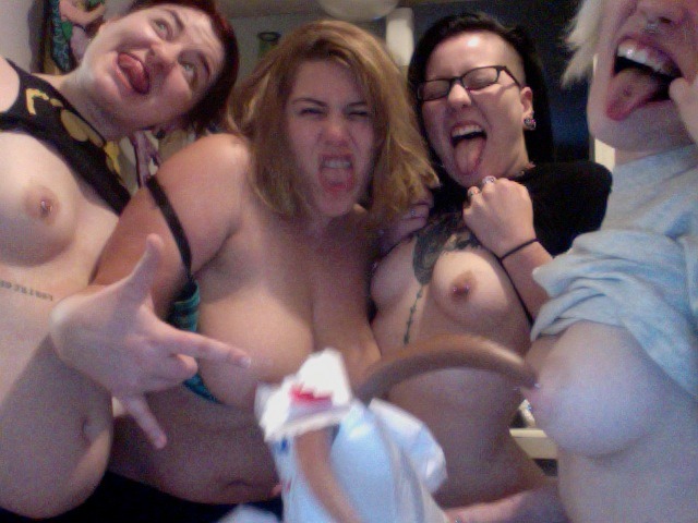 freshiejuice:  anastassiabear:  That one time London Andrews, Freshie Juice, and