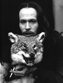 vixensandmonsters:  Gary Oldman on the set of Bram Stoker’s Dracula (1992) 