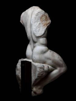 amare-habeo: Torso of sitting Hercules (Epitrapezios) Rome, I - II century AD marble Galerie Chenel, Paris, France 