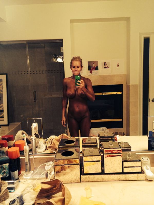 gocelebz:  Jenny McCarthy Naked Leaked Photos