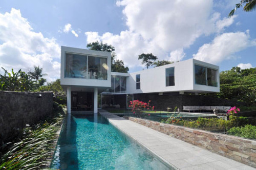 (via Scandinavian Meets Balinese Inspiration In Exquisite Summer Villa)Canggu, Indonesia