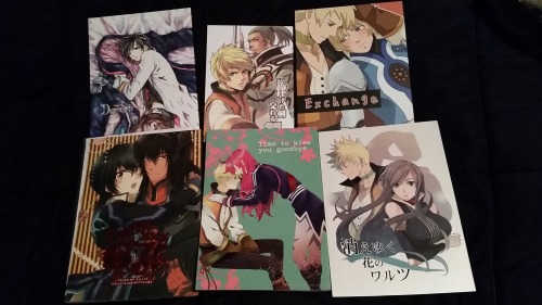 My hella gay Tales doujin came in the mail today!  The good people at Otaku Republic even sent me an