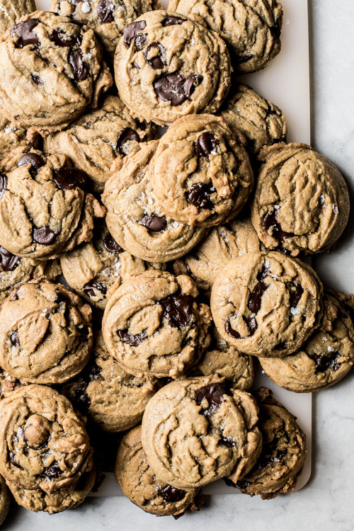 sweetoothgirl:Chocolate Chip Cookies