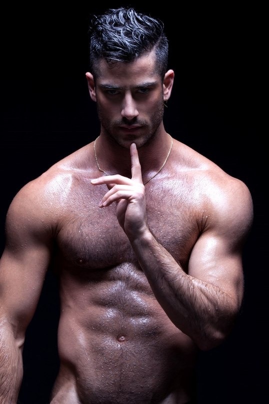 tabloidheat101:  Jonathan G 