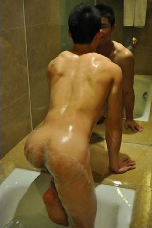 hijoprieto8:  Chinos with phat Culos mmmmmmm 