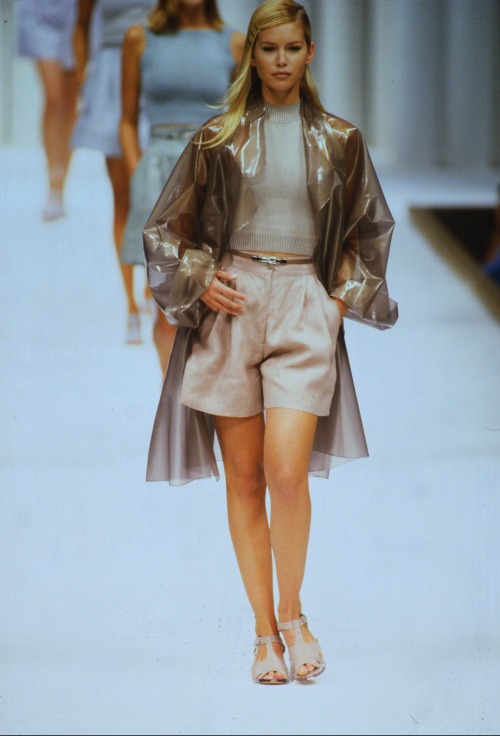 arianavscouture: Valeria Mazza - Krizia Ready-To-Wear Spring/Summer 1996.