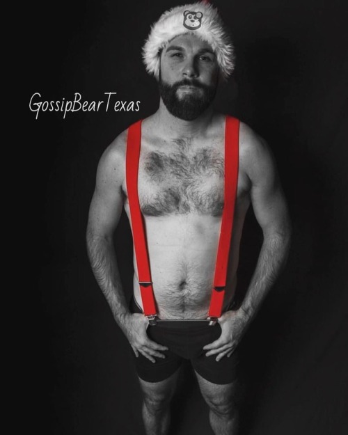 More Santa Bears showing up! Here is the sexy @darkskott . . #woof #bearsgay #gaybear #bearman #gayh