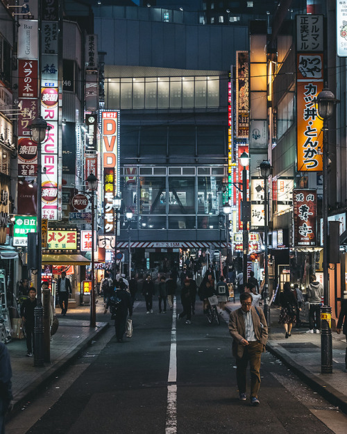 Shibuya, Tokyo      Instagram / Facebook / Twitter