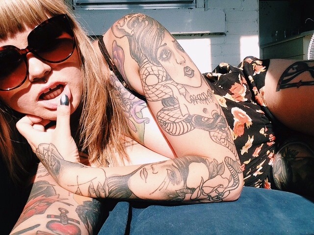 discoverelle:  Pretty hot outside.  &lt;3