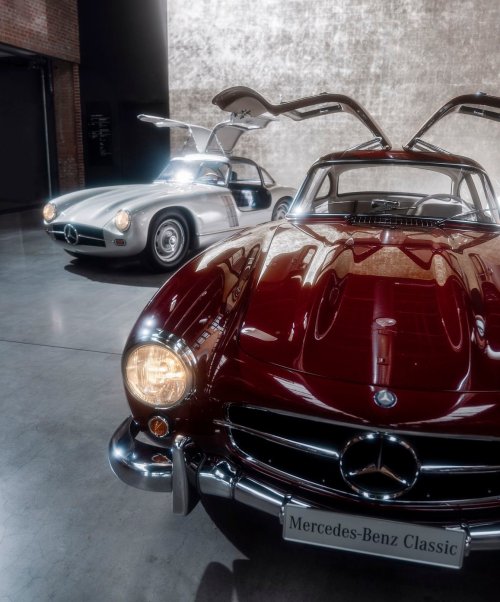 frenchcurious:La Dernière Mercedes -Benz AMG futur classique…entourée de ses pairs - source Mercedes-Benz Museum.