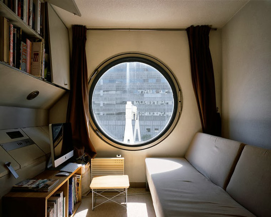 tri-tone:paysagearchitectural:  NAGAKIN CAPSULE TOWER Architect : Kisho Kurokawa