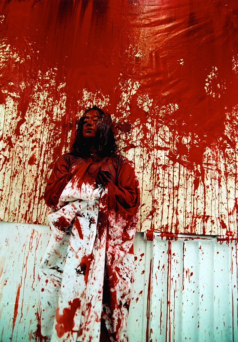 gallowhill:  Chiharu Shiota - Becoming Paint, 1994 
