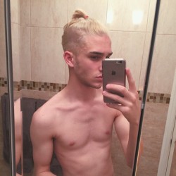 Maxwellbarrett:  This Is As White As I Got Tonight, Might Do More Toner Tomorrow