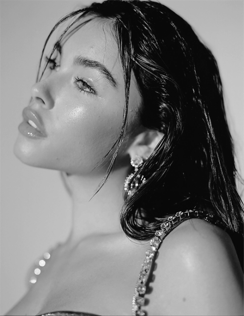 glamoroussource: madison beer for nylon france, april 2021.