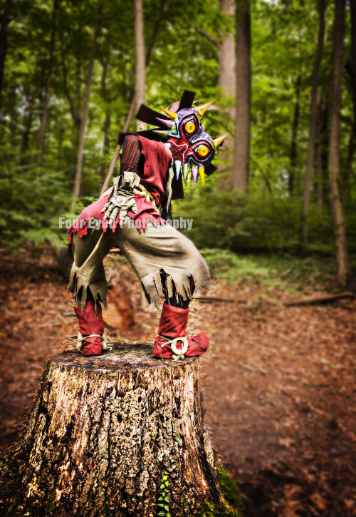 Finally got to do a shoot with my friend of her Skull Kid cosplay she recently revamped!  Cospl