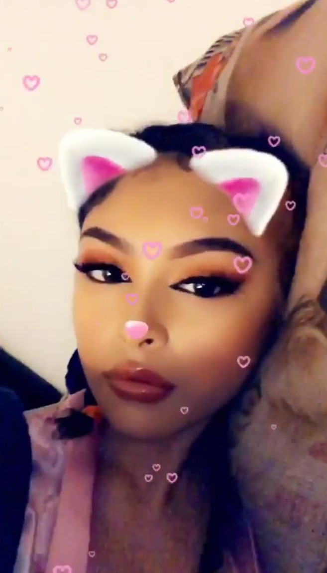 aalyssacakes:  I like to swallow yu kno😍😋  REBLOG if i can give u head tho
