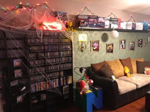 isquirtmilkfrommyeye:  This year for Halloween, and since Luigi’s Mansion 3 was announced, I decided to decorate the game room to look like Luigi’s Mansion.