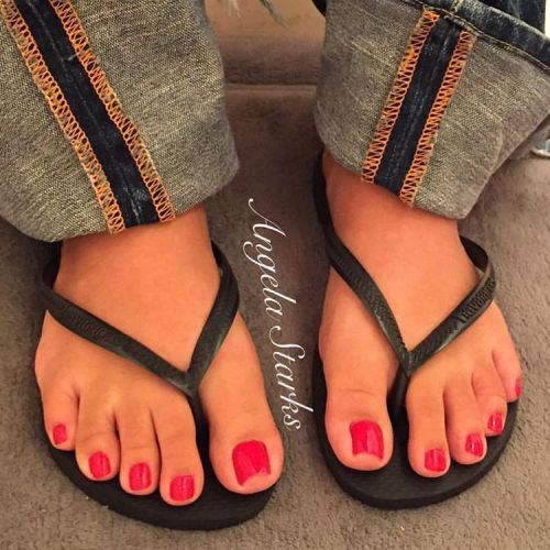 perfectfeetforyou: Follow IG Californiafeet Sexy Red Toes Jeans And Sandals !!! Perfect Feet For You