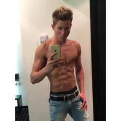 muscleteen:  Hi, I’m Tom, just obsessed