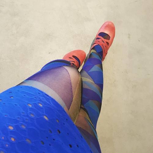 Full view #legs #hosiery #tights #nylons #stockings #pantyhose #ootd #hoseb4bros