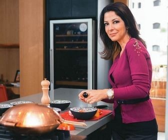 Ana Paula Padrão negocia renovação de contrato com a Band
Já com a segunda temporada do ‘Master Chef’ a “ponto de bala” para sua produção, a apresentadora já negocia sua continuação.