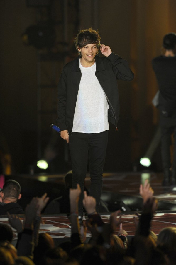 direct-news:  First Look: One Direction Celebrates ‘Four’ in NBC TV Special (airs