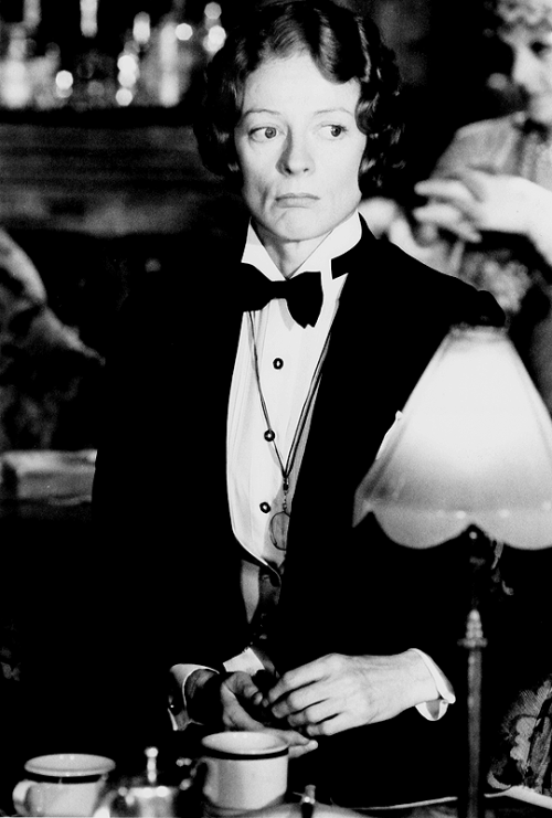 dontbesodroopy:Maggie Smith as Miss Bowers - Death on the Nile (1978)