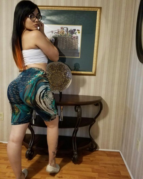 ratedthickent:  REBLOG YOUR ANSWER: inkdollygeisha