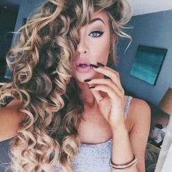 flawlassglam:  http://flawlassglam.tumblr.com/