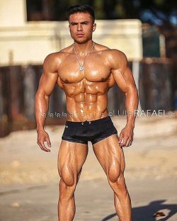   IFBB PRO Ismael Martinez   