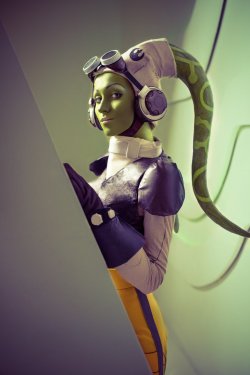 kamikame-cosplay:  Awesome  Hera Syndulla from Star Wars by  Feyische  