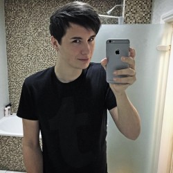 danisnotonfire:  thank you tumblr for sending me a tshirt the black on black really reflects my soul