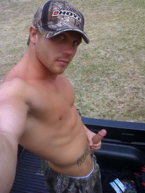 romecamper33:  show that redneck cock
