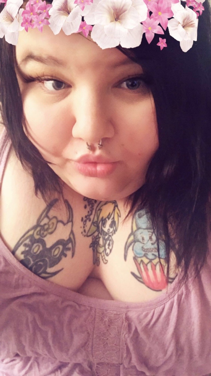 fatbella:(Me)The Belly Princess ✨✨✨ ove your sexy plump body