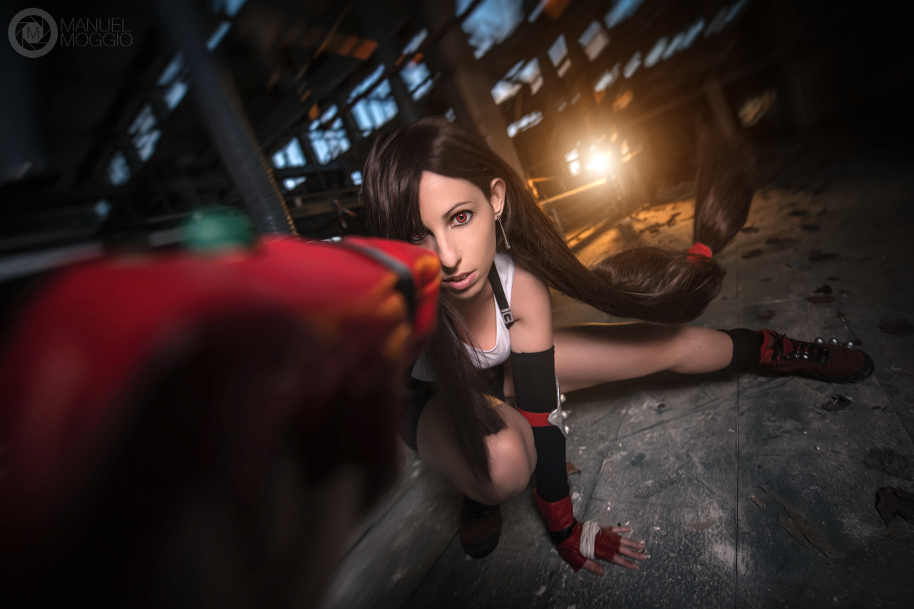 ladydaniela89:  “Words aren’t the only way to tell someone how you feel.”Tifa