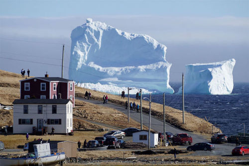 sixpenceee:  A small fishing village on Canada’s East Coast has been hit by a sudden flood of touris