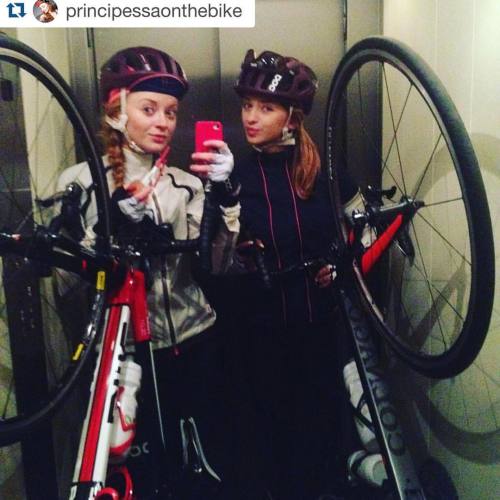 babeonthebike:   #sistersonthebikes #ohana #pocgirls #repost from @principessaonthebike ・・・ #babeont