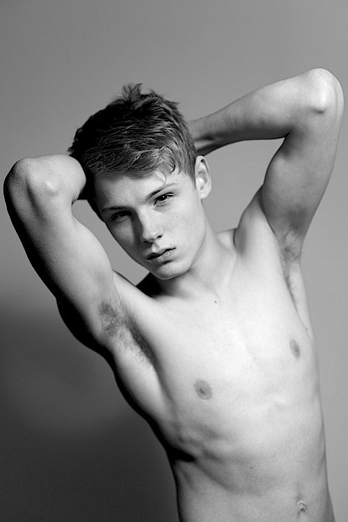 those-cute-boys:  More cute boys here: http://www.thosecuteboys.com