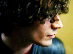 nomortalblade:  the strokes → Reptilia → Fabrizio Moretti [3/6] 