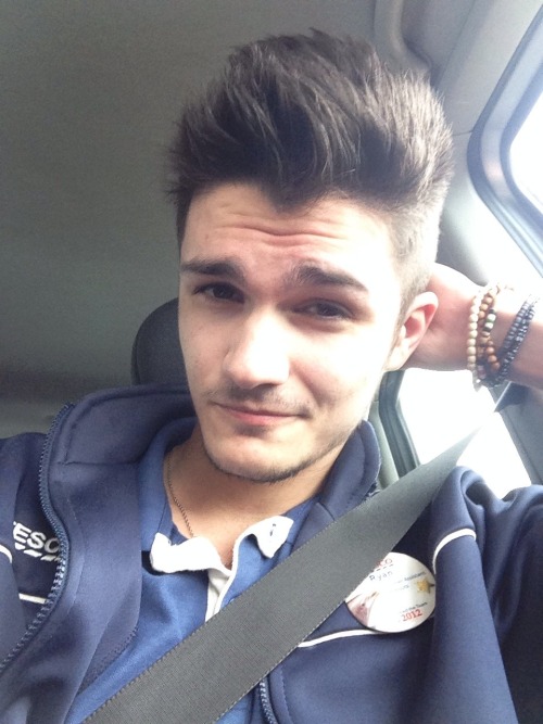 rizzleh: Hairs grown a lot in around &frac12; weeks