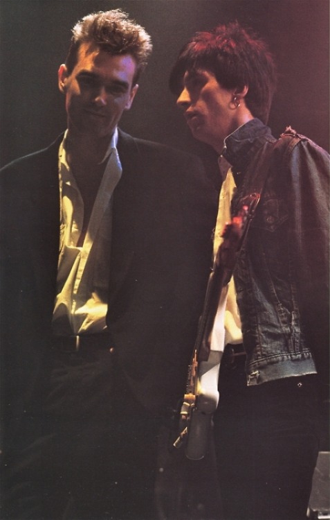 esatorpeintensidad:  lucemarrvelousofs:  The greatest indie bromance. Again.  Marrissey
