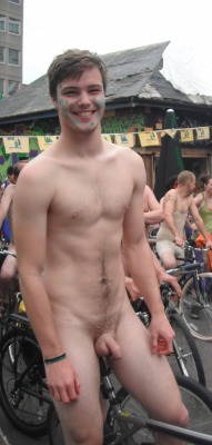 yoloboysz:    yoloboysz.tumblr.com naked outdoors * public exposure * soft dick only   