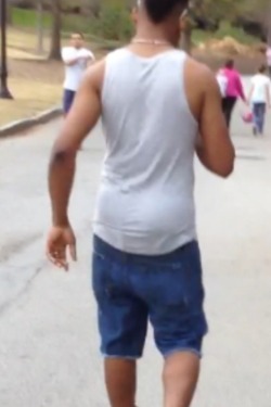 blkfreedom:  Walking phatty!!!  When u can see the cakes thru their shirt…damnnn Submission to blkfreedom