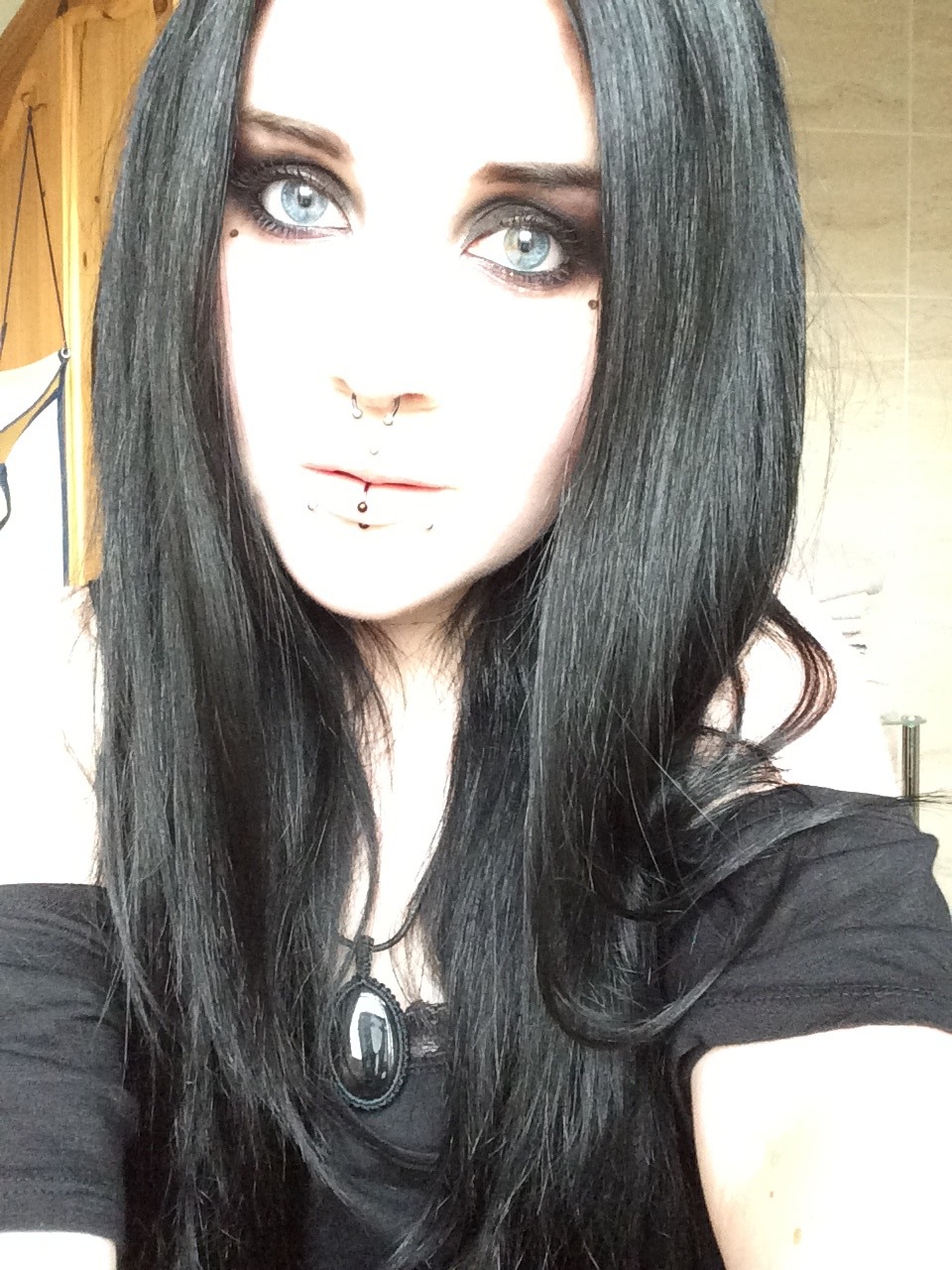 livingundeadgirl:  I struggle consistently with natural light while taking pictures