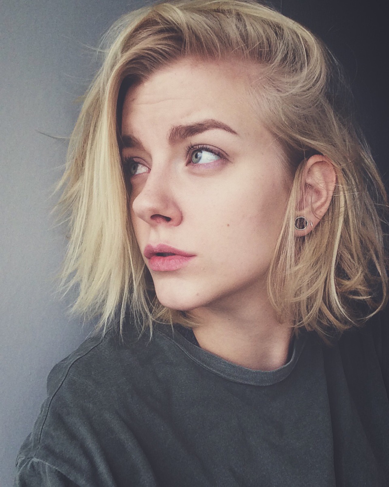 2thehonest1:  Messy hair, messy mind. 