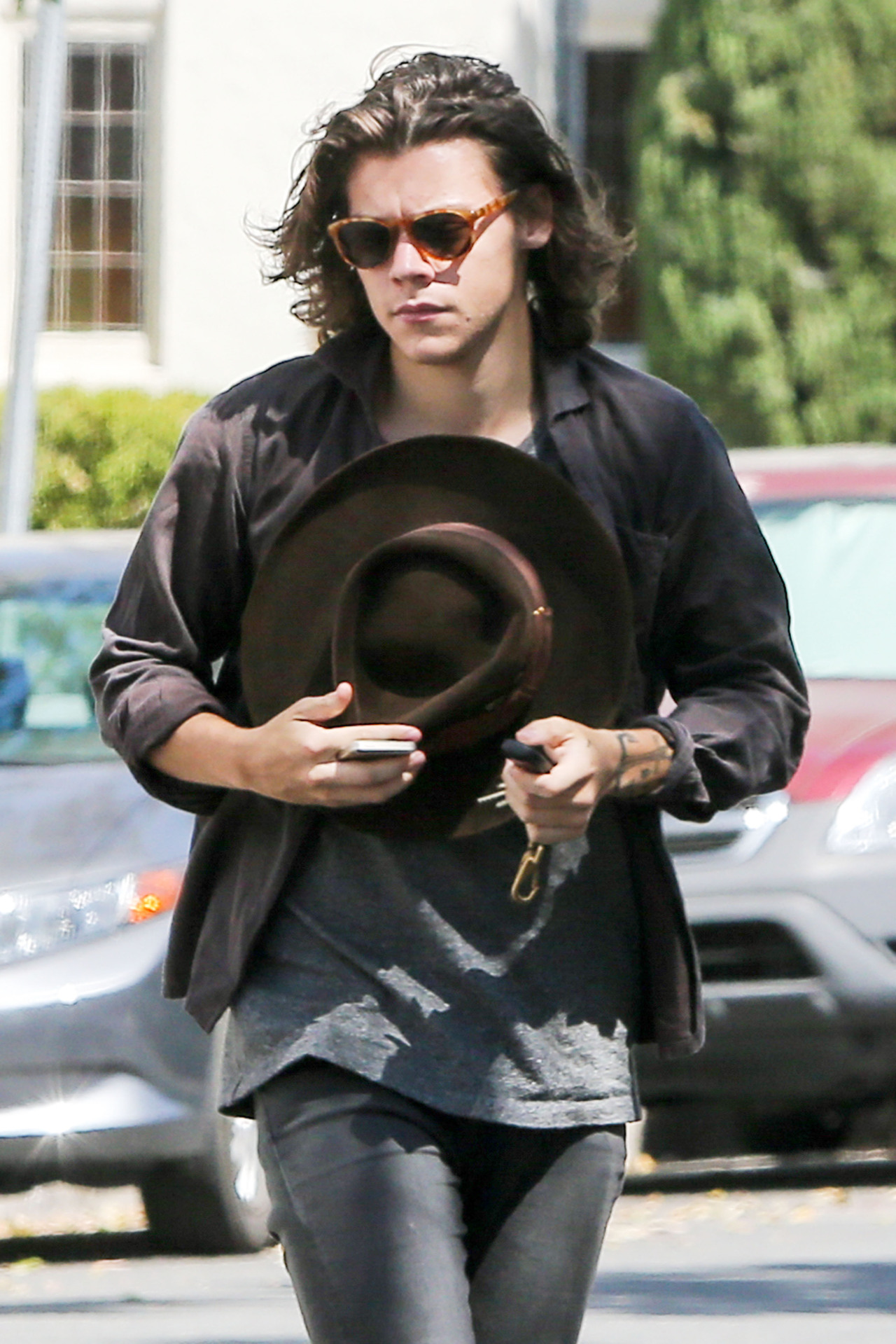 direct-news:  HQ’s - Harry Styles seen out and about in Los Angeles. Harry seen