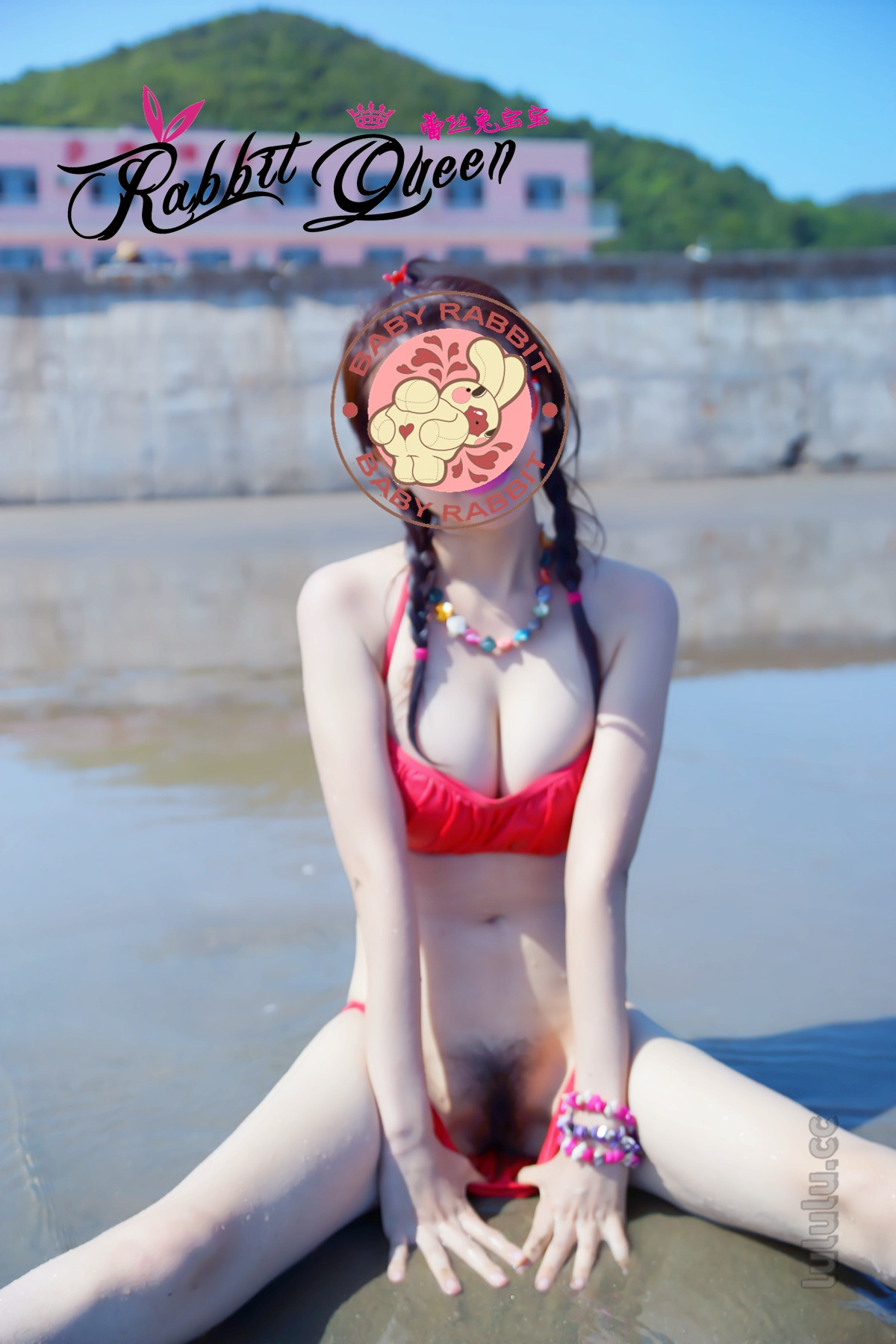 spcmine:  蕾丝兔宝宝2012-12 沙滩上人前大胆露出 part4