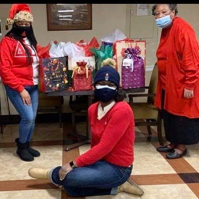 ! ⁣⁣ ⁣⁣ Photo: - #NMACDST Chapter President and the chapter’s 40th Anniversary Service Project